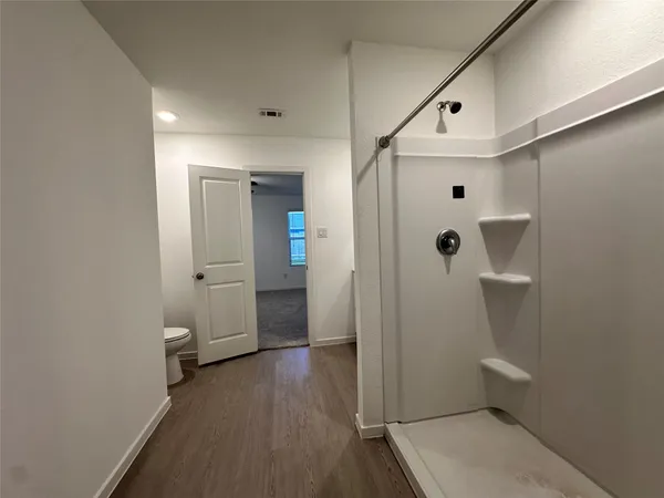 $2,150 | 210 Amy Street, Angleton, TX 77515