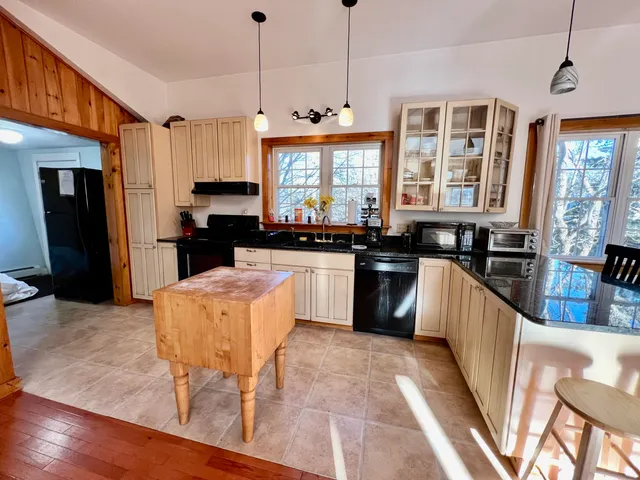 $999,000 | 29-30 Leighton Road, Tremont, ME 04653