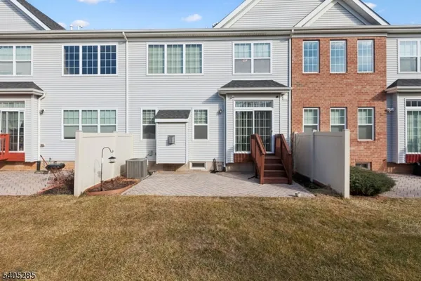 $3,675 | 22 Clifford Circle, Somerset, NJ 08873