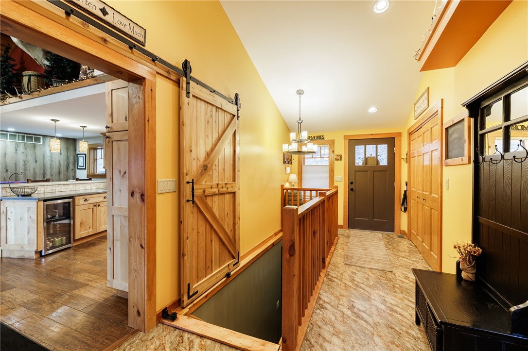 6600 East Hill Road Naples, NY 14512 - Photo 6 of 47 Foyer