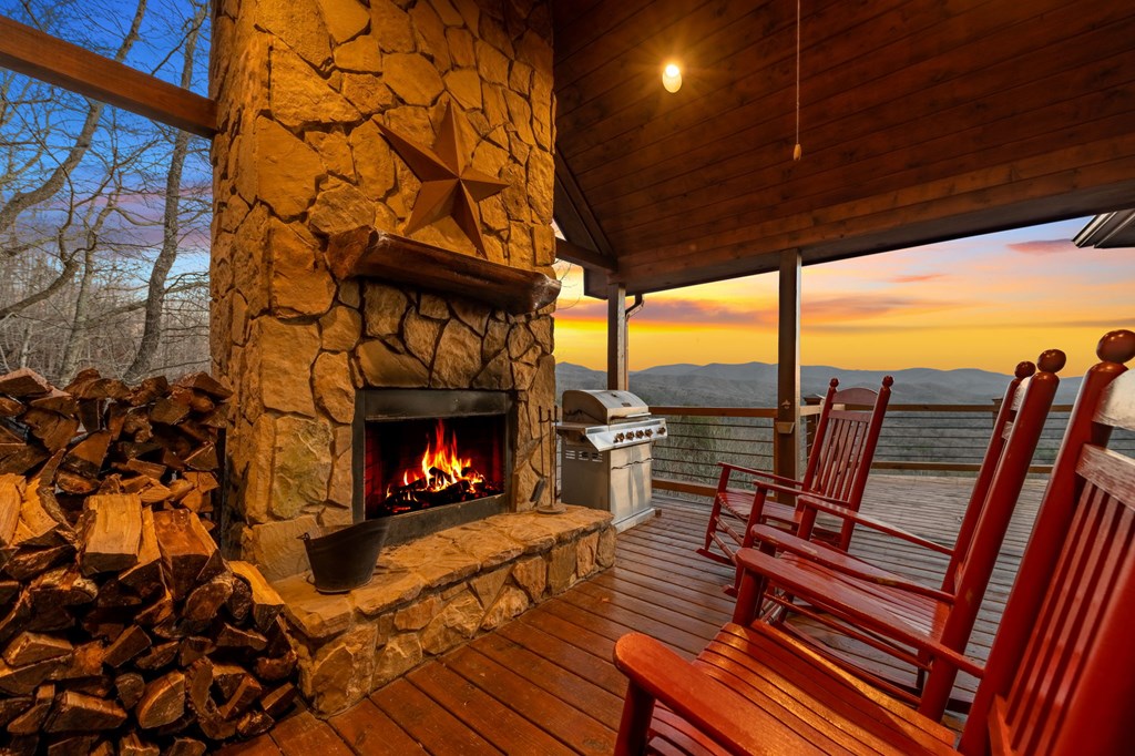 1110 Overlook Road Blue Ridge, GA 30513 - Photo 5 of 37