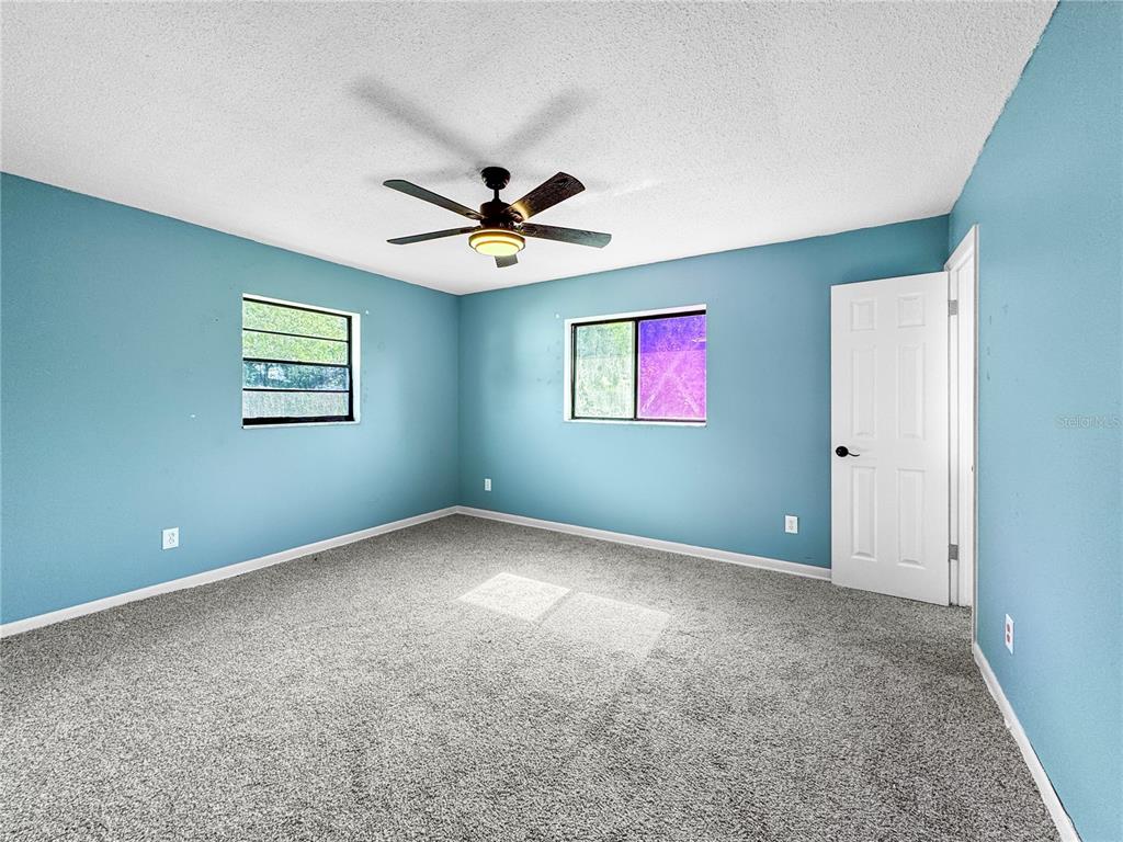 517 3rd Court Southwest Fort Meade, FL 33841 - Photo 16 of 20 a view of an empty room with a window