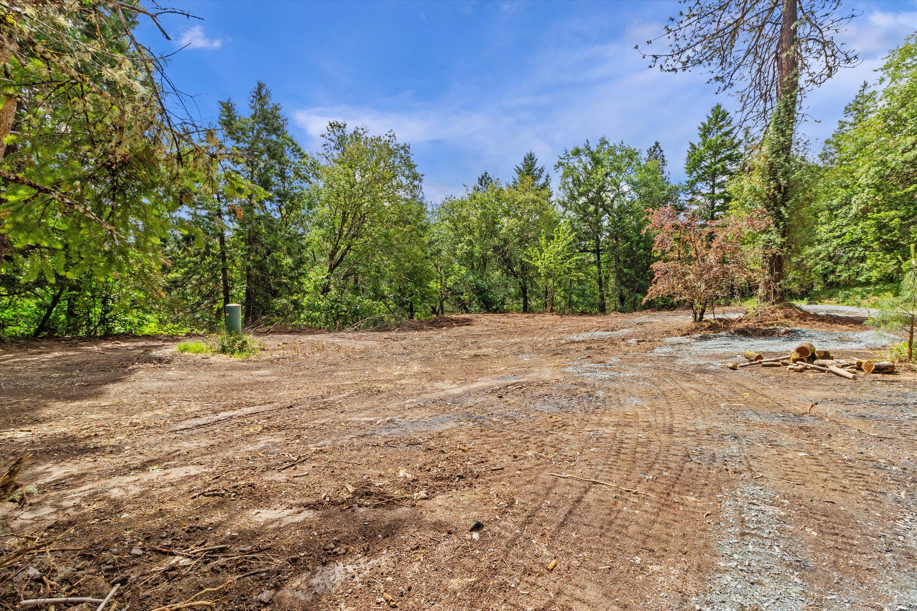 2670 Robertson Bridge Road Grants Pass, OR 97526 - Photo 1 of 24 08-2670 Robertson Bridge Rd-8