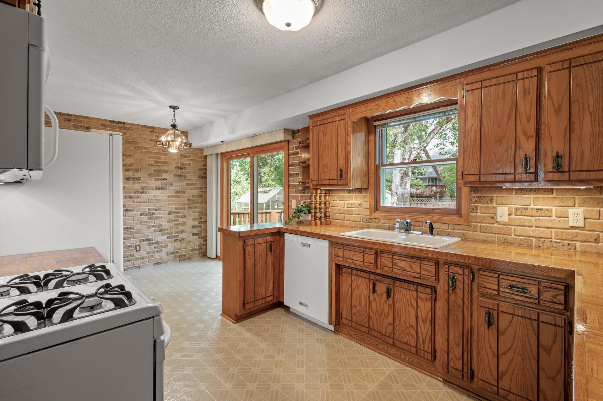7931 Spring Lake Road Spring Lake Park, MN 55432 - Photo 10 of 32 Gallery Image 10