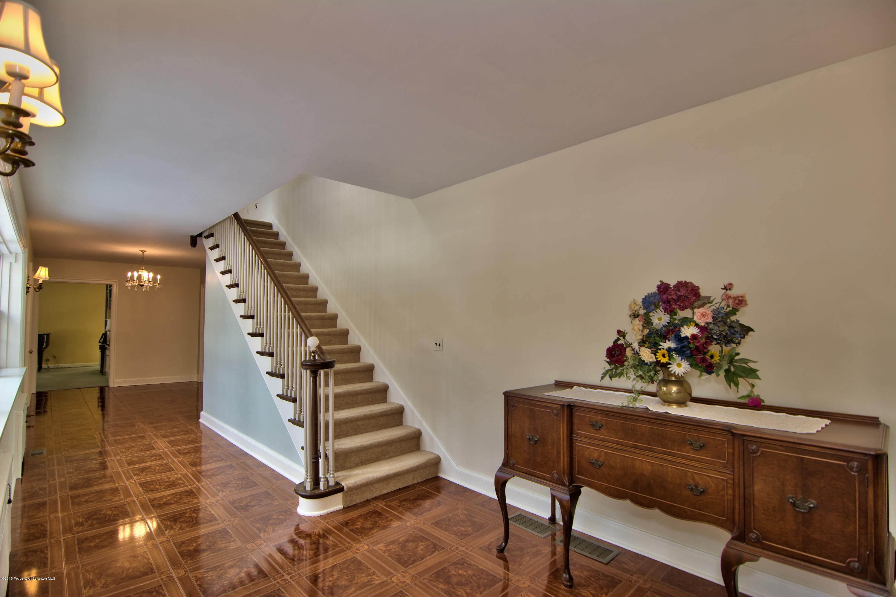 345 Carbondale Road Clarks Summit, PA 18411 - Photo 4 of 137 Gallery Image 4