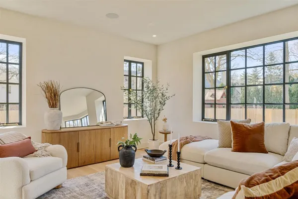 $8,699,900 | 140 Sheridan Road, Winnetka, IL 60093