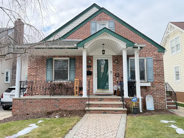 $1,138,000 | 45-66 196th Place | Auburndale