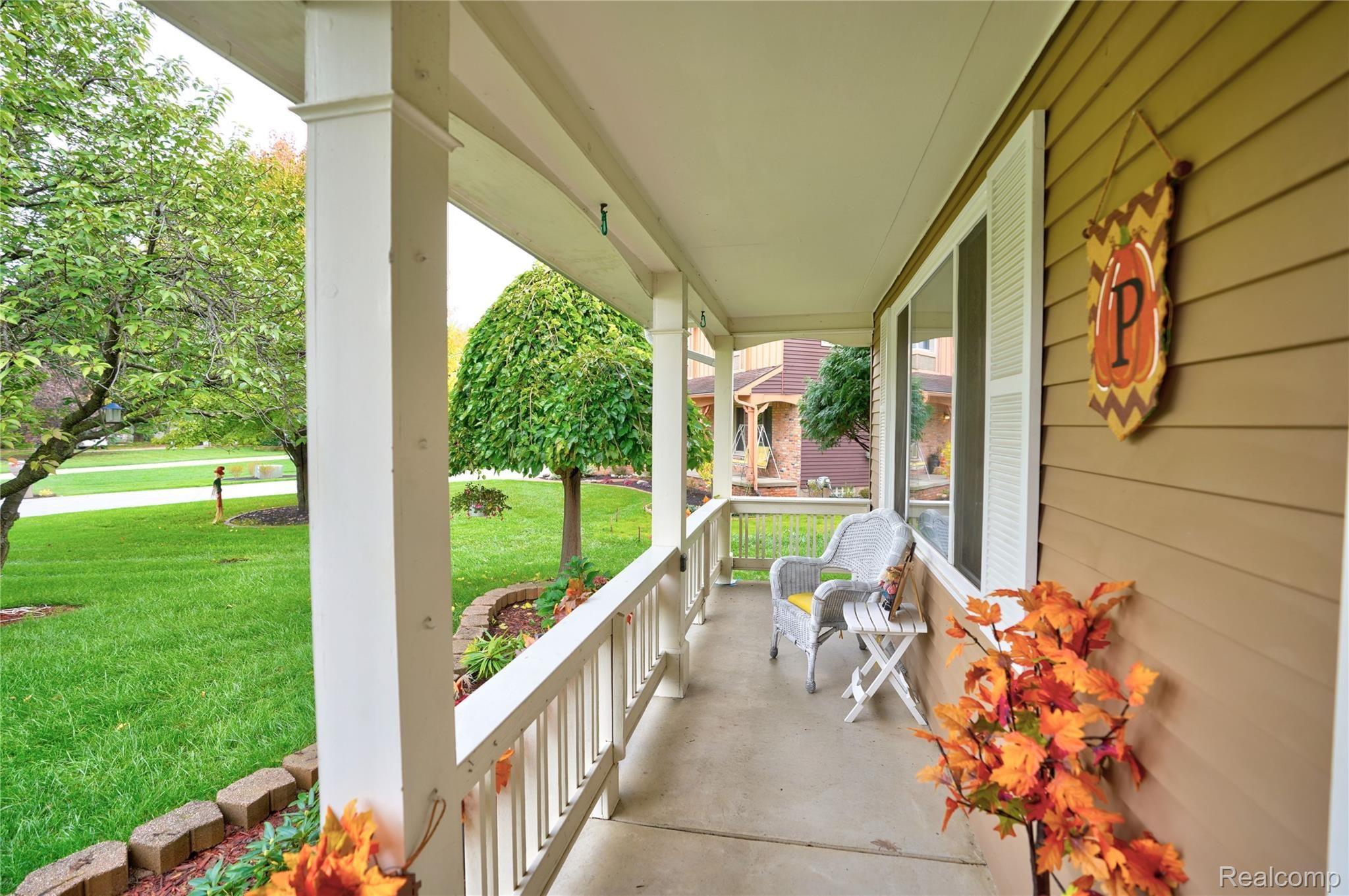 5231 Lethbridge Road Grand Blanc, MI 48439 - Photo 3 of 36 5253 Lethbridge Rd 08.jpg