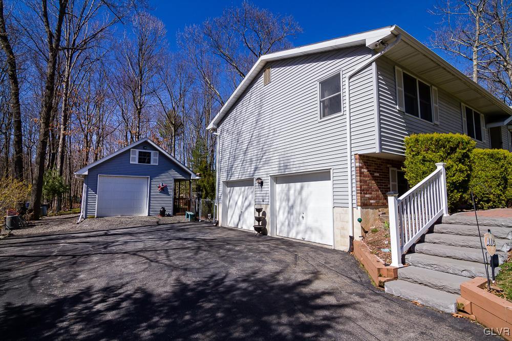1154 Mattioli Road Bartonsville, PA 18321 - Photo 5 of 49