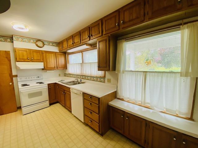 2403 Filer City Road Manistee, MI 49660 - Photo 8 of 43 IMG_6946