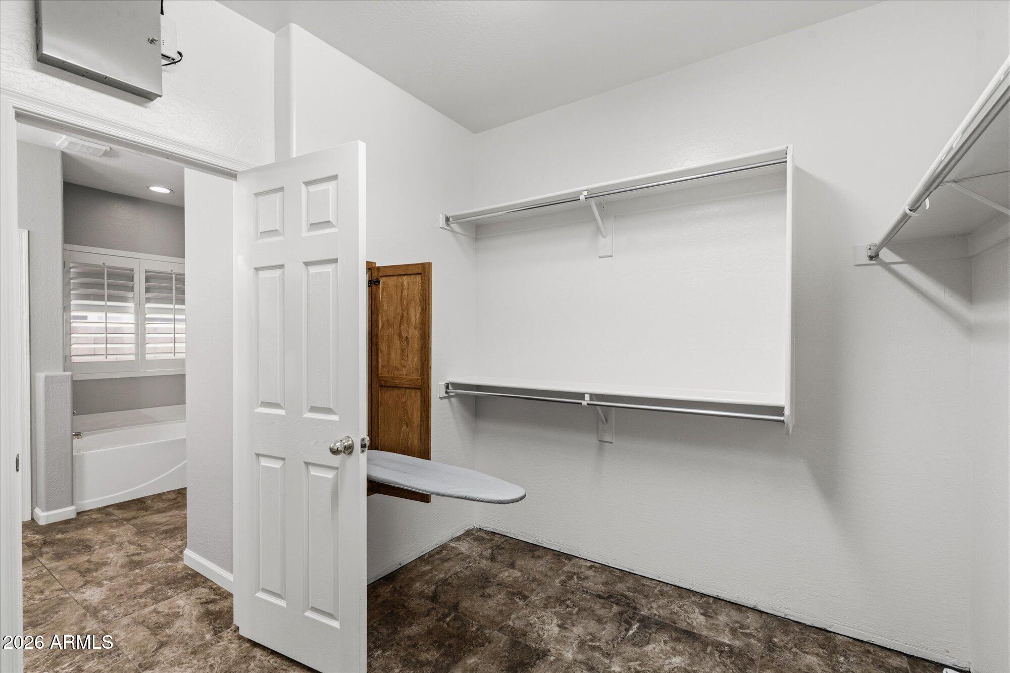 3009 West Trapanotto Road Phoenix, AZ 85086 - Photo 30 of 42 Primary walk-in
