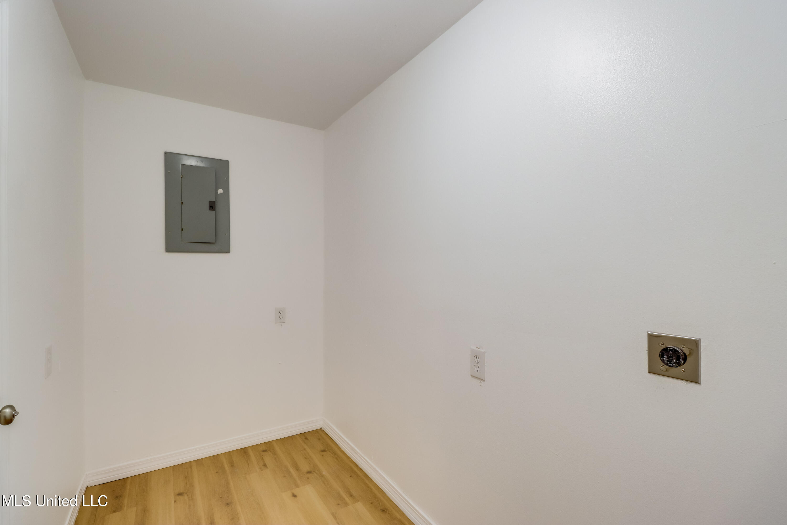 2470 Carter Road Biloxi, MS 39531 - Photo 21 of 22 IMG_9994-Edit