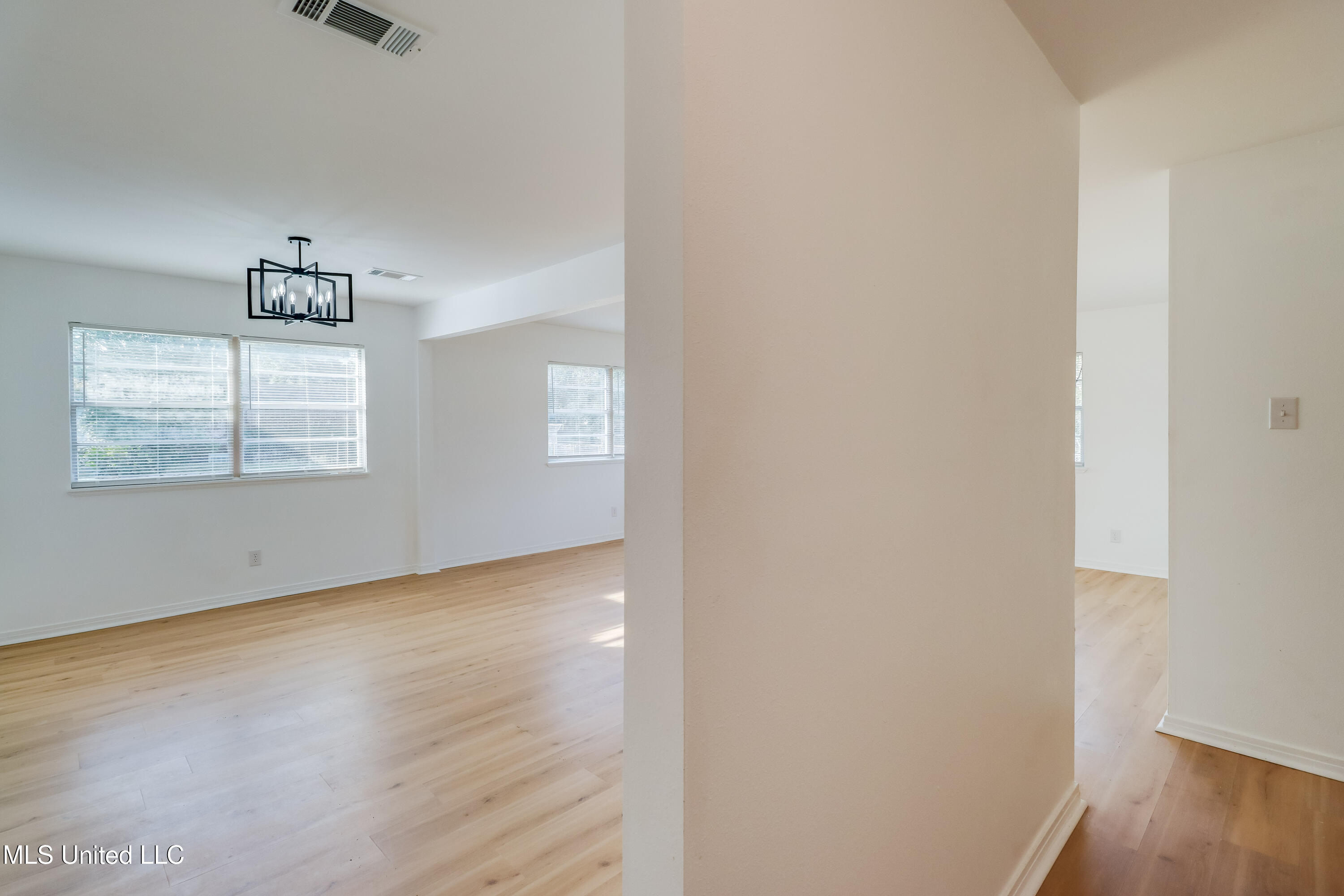 2470 Carter Road Biloxi, MS 39531 - Photo 6 of 22 IMG_9970-Edit