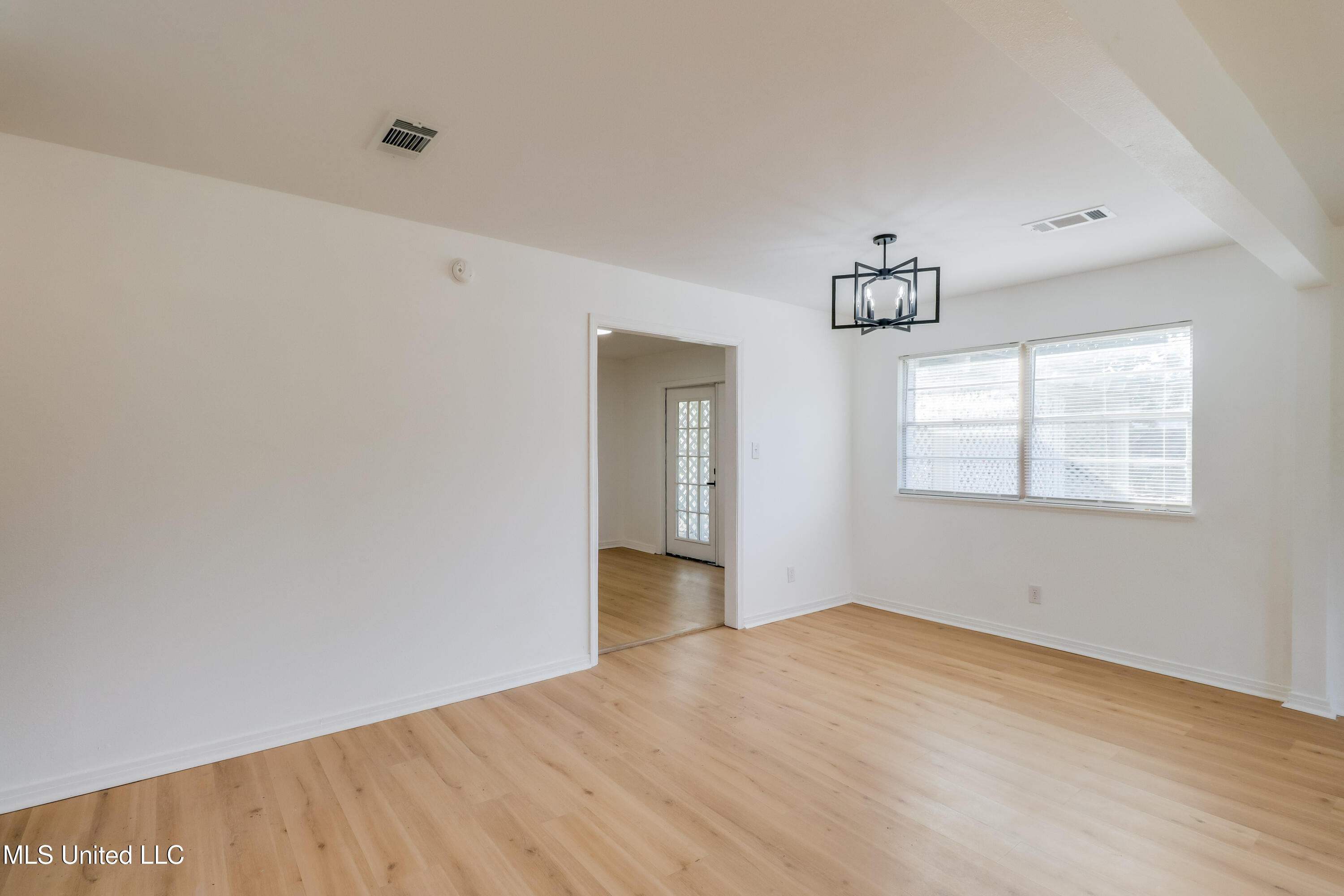 2470 Carter Road Biloxi, MS 39531 - Photo 10 of 22 IMG_9979-Edit