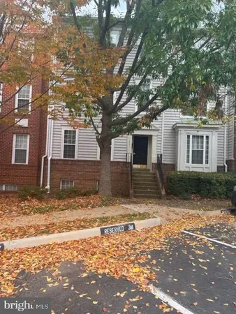 $2,900 | 1541 Northern Neck Drive, Unit 201, Vienna, VA 22182