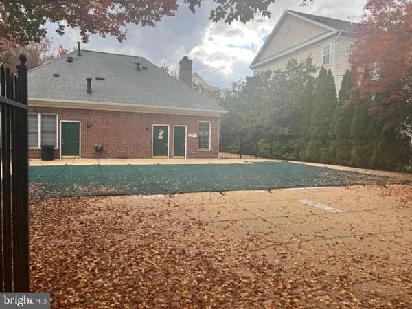 $2,900 | 1541 Northern Neck Drive, Unit 201, Vienna, VA 22182