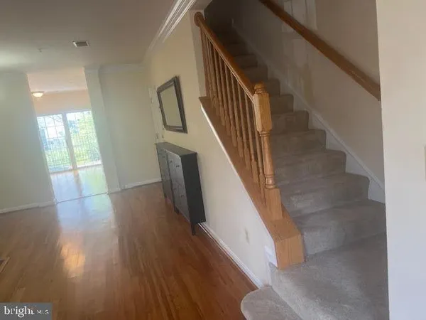 $2,900 | 1541 Northern Neck Drive, Unit 201, Vienna, VA 22182