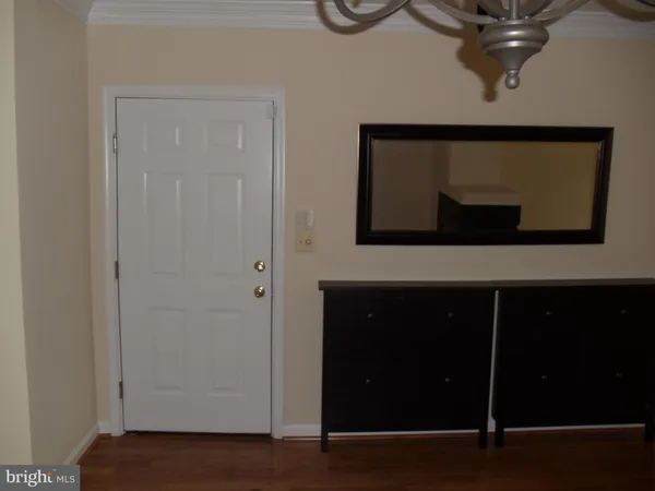 $2,900 | 1541 Northern Neck Drive, Unit 201, Vienna, VA 22182