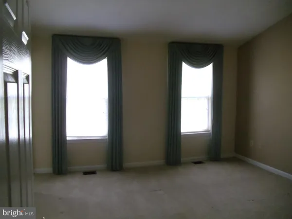 $2,900 | 1541 Northern Neck Drive, Unit 201, Vienna, VA 22182