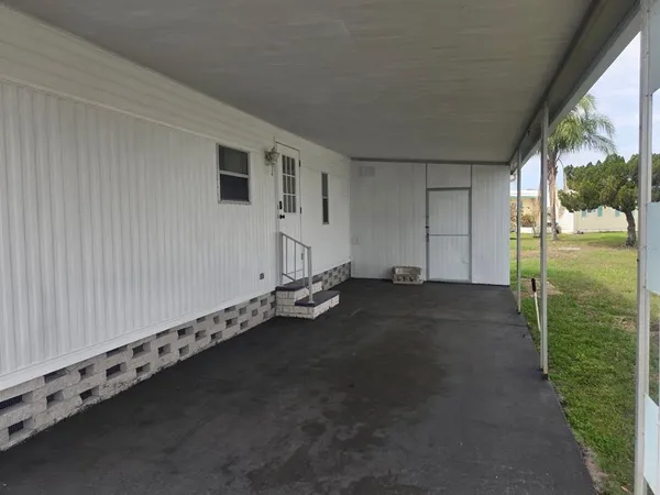 a view of a garage