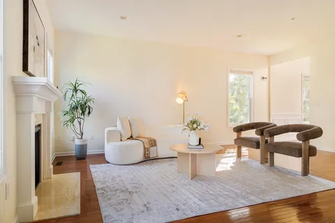 $885,000 | 64 Kendall Court, Unit 64, Bedford, MA 01730