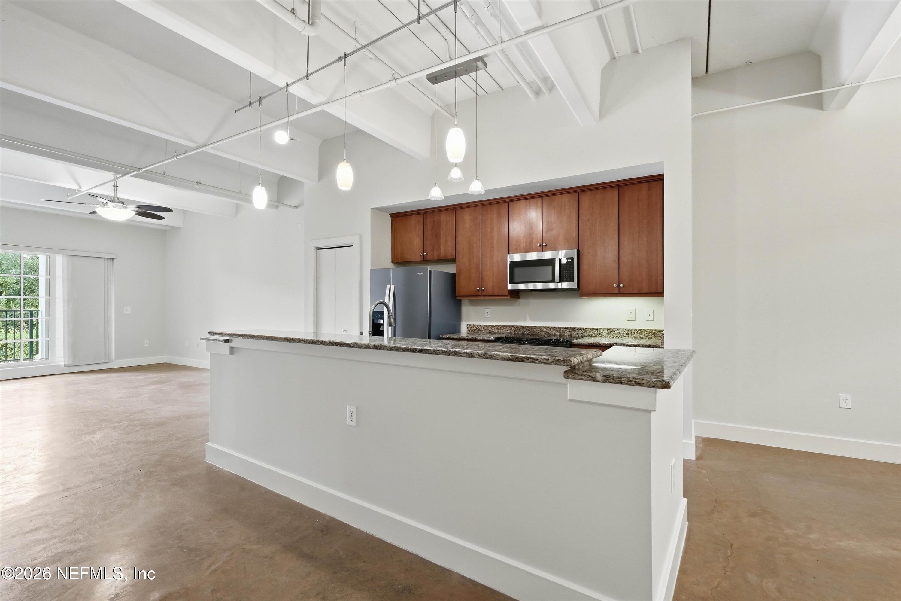 1661 Riverside Avenue, Unit 305 Jacksonville, FL 32204 - Photo 7 of 36 07-Kitchen