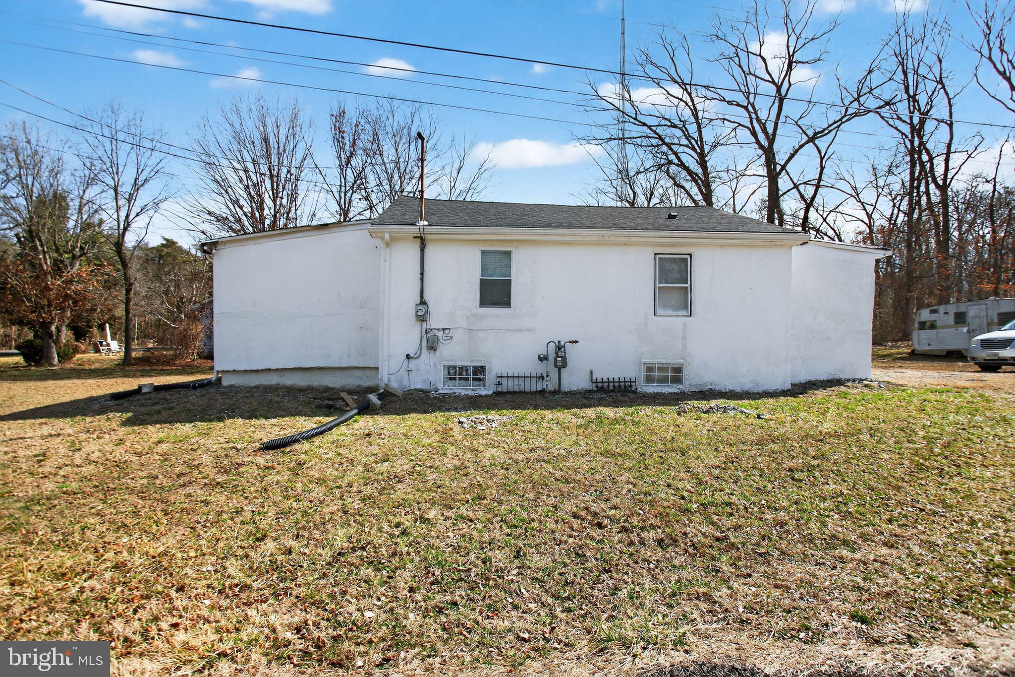 259 Shoemaker Lane Bridgeton, NJ 08302 - Photo 3 of 23 a front view of house with yard
