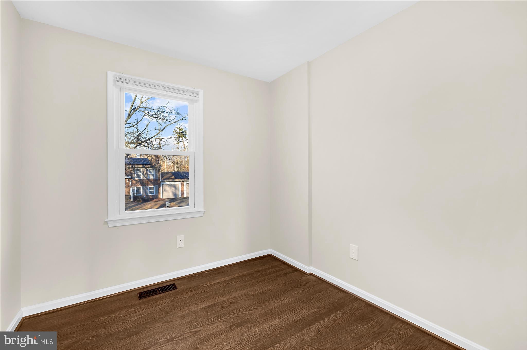 9008 Townsend Lane Clinton, MD 20735 - Photo 21 of 48 an empty room with a window