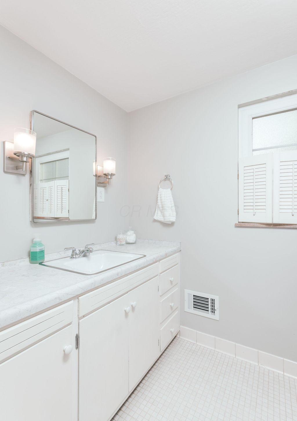 2721 Kent Road Columbus, OH 43221 - Photo 24 of 29 Gallery Image 24
