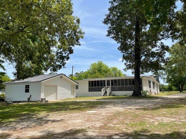 1678 James Loop Road Manning, SC 29102 - Photo 28 of 33 Gallery Image 28