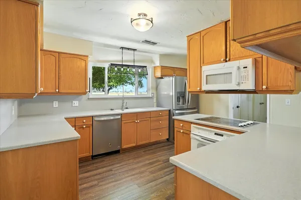 $1,595,000 | 2176 North Bethel Avenue, Sanger, CA 93657