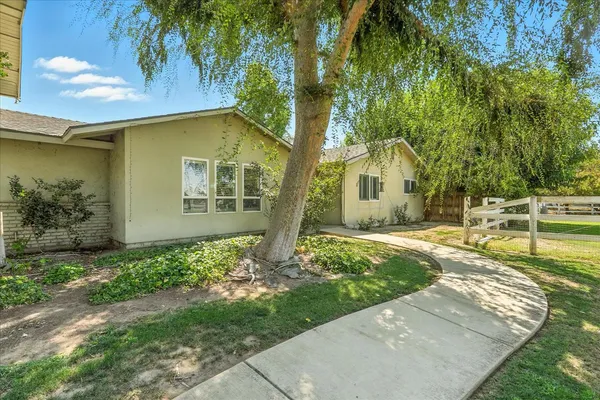 $1,595,000 | 2176 North Bethel Avenue, Sanger, CA 93657