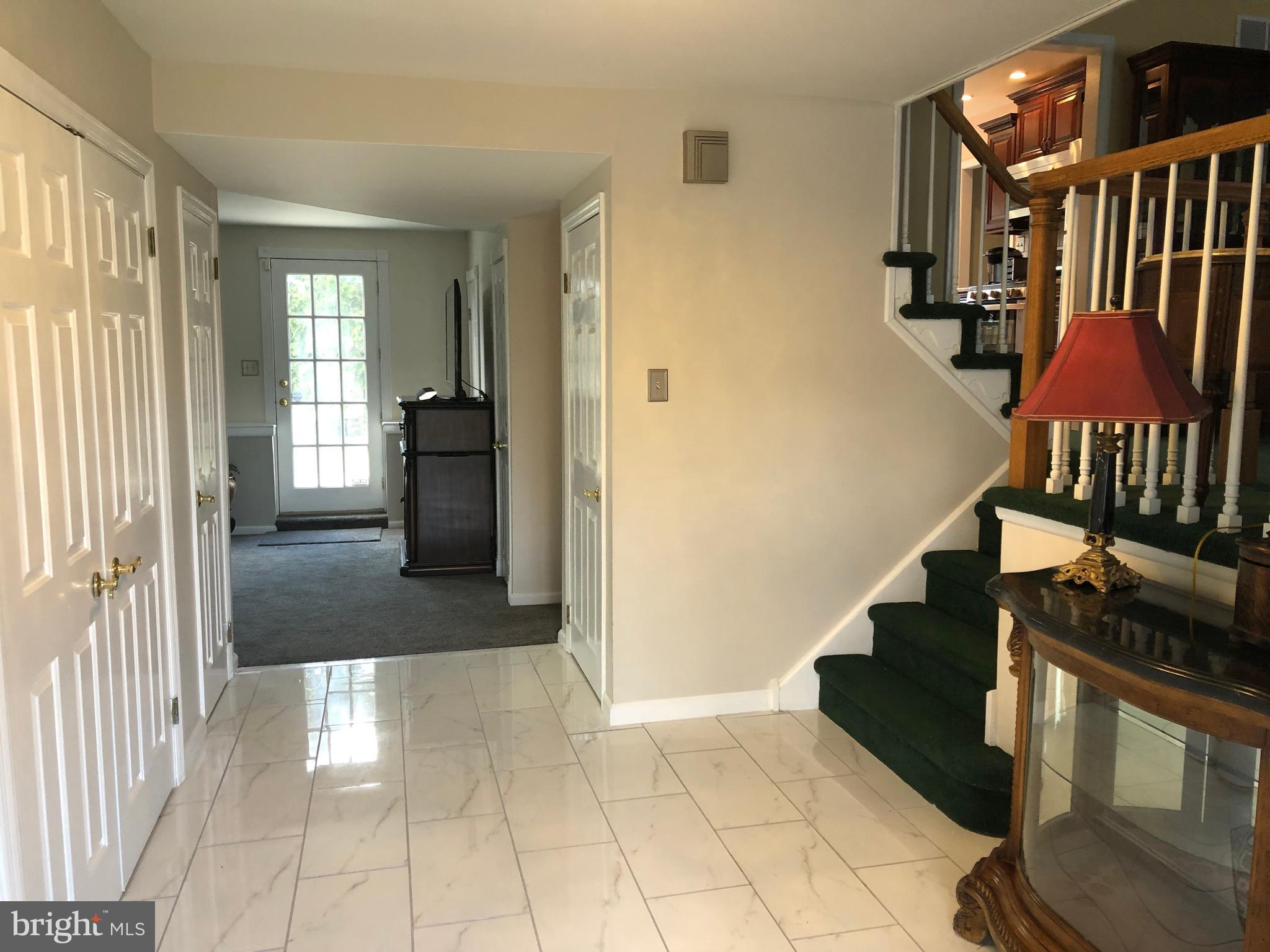 9706 Morefield Road Philadelphia, PA 19115 - Photo 4 of 30
