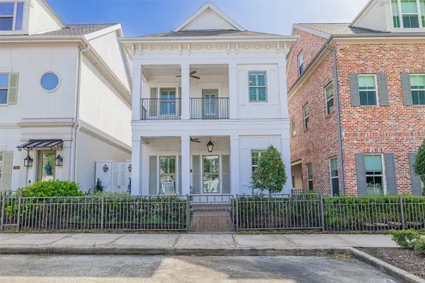 $625,000 | 247 Green Boulevard, Shenandoah, TX 77384