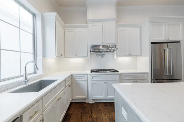 $615,000 | 247 Green Boulevard, Shenandoah, TX 77384