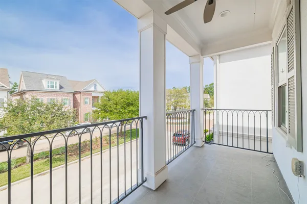 $615,000 | 247 Green Boulevard, Shenandoah, TX 77384