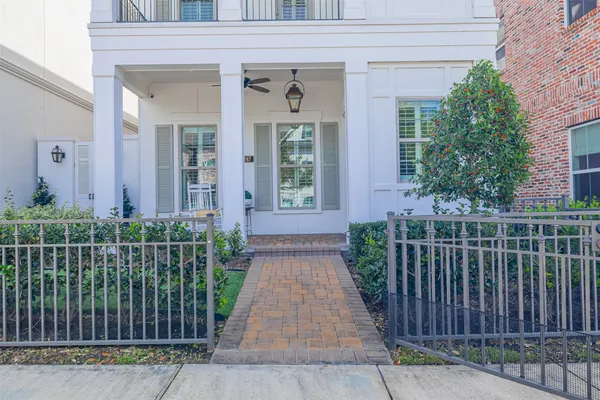 $615,000 | 247 Green Boulevard, Shenandoah, TX 77384