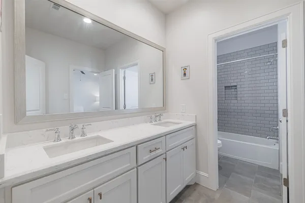 $615,000 | 247 Green Boulevard, Shenandoah, TX 77384