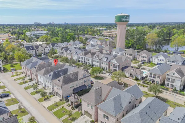 $615,000 | 247 Green Boulevard, Shenandoah, TX 77384