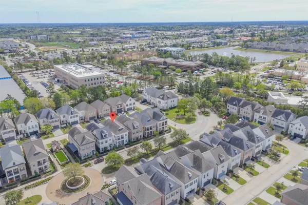 $615,000 | 247 Green Boulevard, Shenandoah, TX 77384