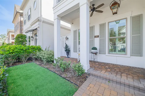 $615,000 | 247 Green Boulevard, Shenandoah, TX 77384