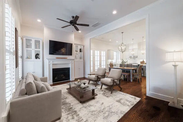 $615,000 | 247 Green Boulevard, Shenandoah, TX 77384