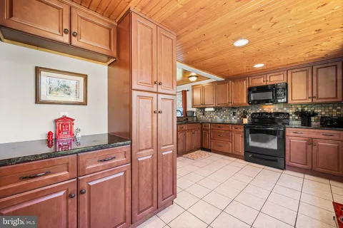 $335,000 | 1356 South Hanover Street, Pottstown, PA 19465