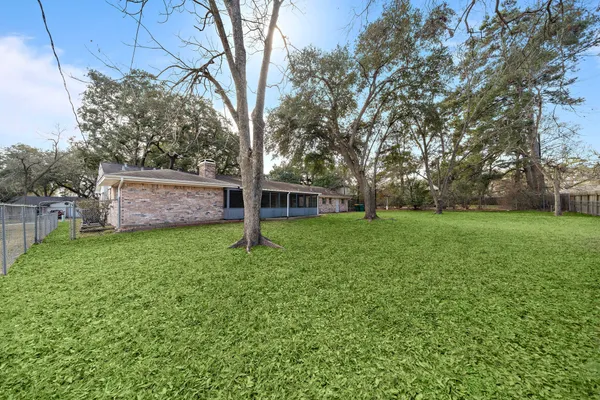$2,500 | 1104 Hillcrest Drive, Conroe, TX 77301