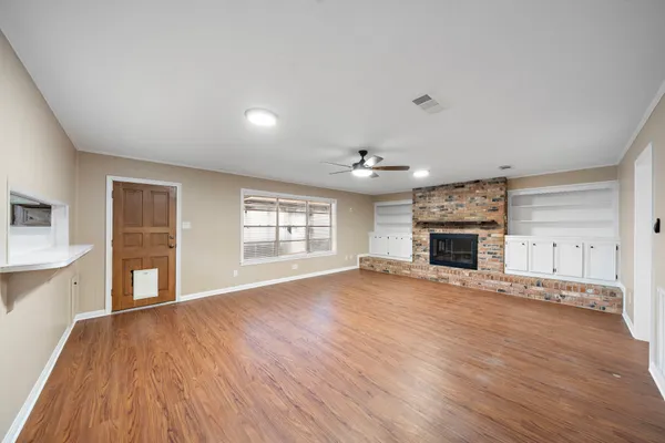 $2,500 | 1104 Hillcrest Drive, Conroe, TX 77301
