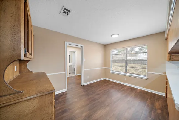 $2,500 | 1104 Hillcrest Drive, Conroe, TX 77301