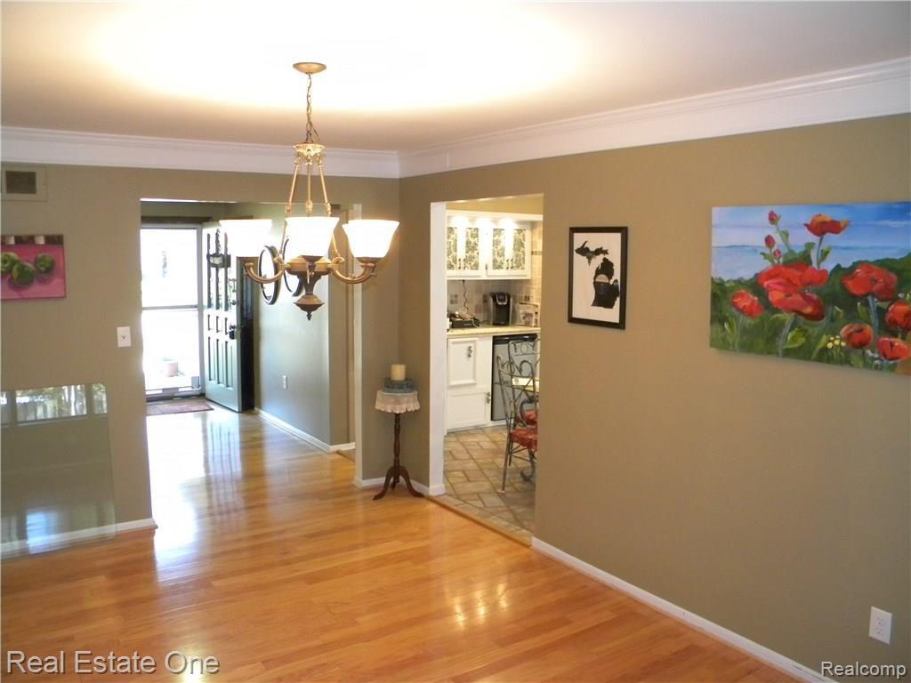 43359 Saal Road Sterling Heights, MI 48313 - Photo 9 of 30 DSCN9933.JPG