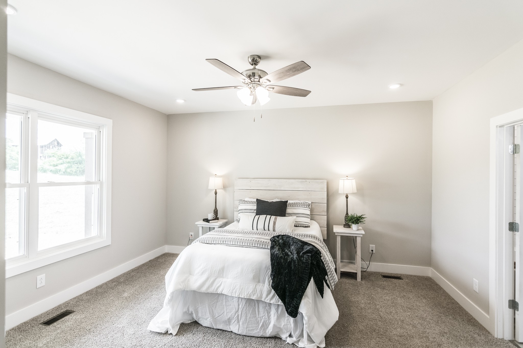 4839 Pulliam-Hardaway Road Springfield, TN 37172 - Photo 23 of 40 a bedroom with a bed and window