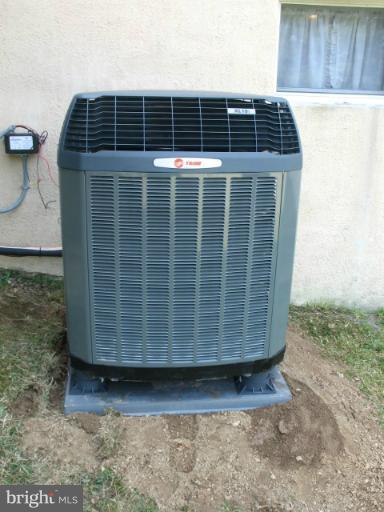 816 Hook Road Westminster, MD 21157 - Photo 17 of 30 brand new Trane high efficiency heat pump(int+ext)