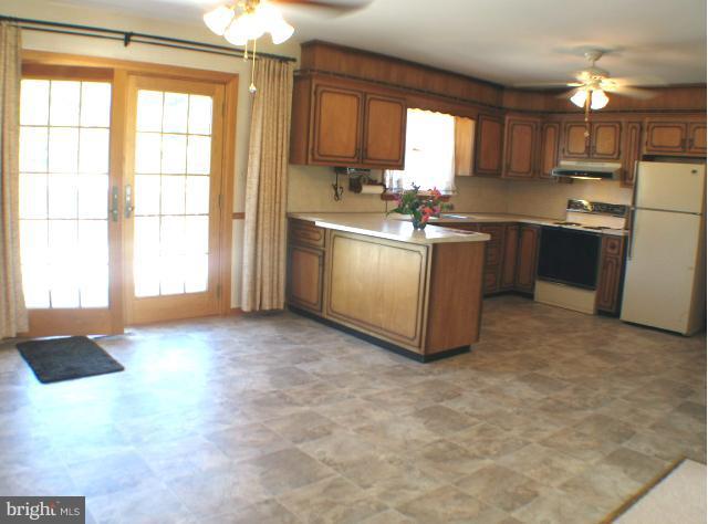 816 Hook Road Westminster, MD 21157 - Photo 23 of 30 spacious country Kitchen w/ garage entry